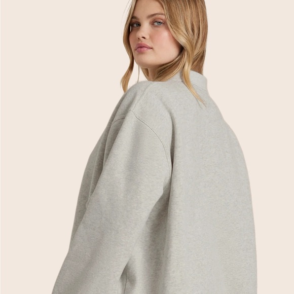 SET Active x Parke oversized Women's Gray Sweatershort - Picture 2 of 2